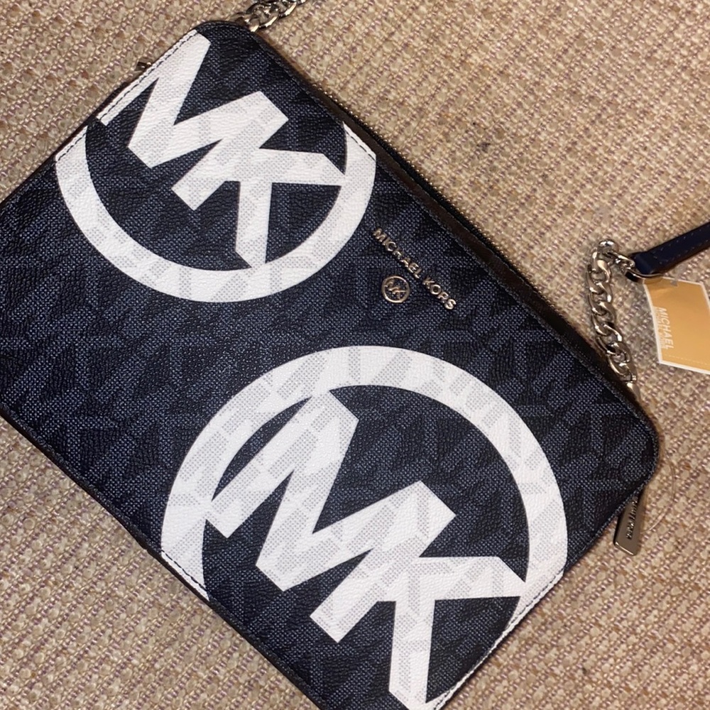 Brand new never worn mk purse crossbody